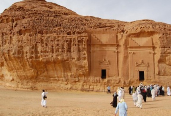 تمديد إجازة العيد فى السعودية تنعش قطاع السياحة وترفع أسعار تذاكر الطيران