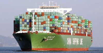 "ميناء جدة" يُستقبل أكبر سفينة حاويات