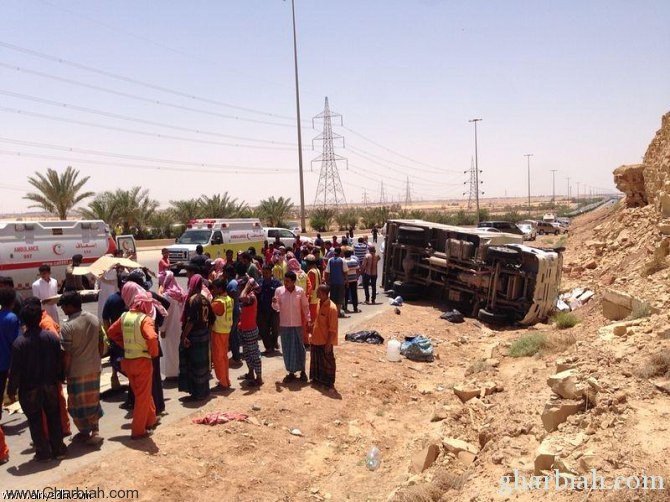 حادث يصيب 10 عمال نظافة