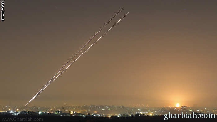 إسرائيل: حماس ولأول مرة تطلق صاروخين يصلان لجنوب حيفا