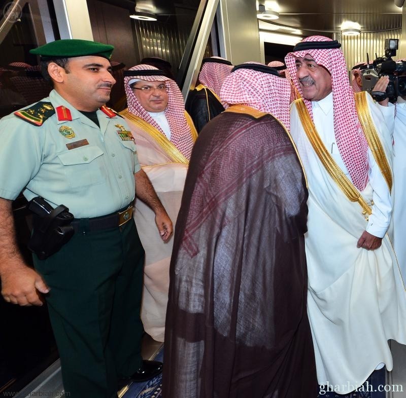 سمو الأمير مقرن بن عبدالعزيز يصل إلى جدة