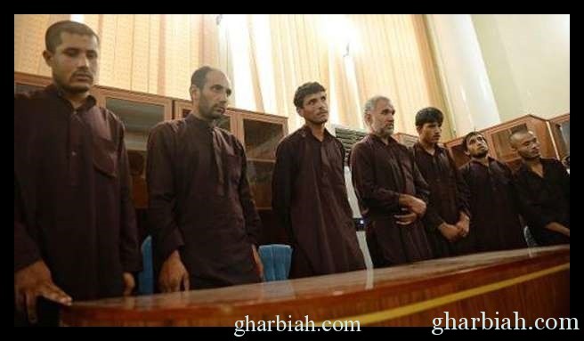 إعدام خمسة رجال شنقا أمام النساء اللاتي اغتصبوهن في أفغانستان! "صور "