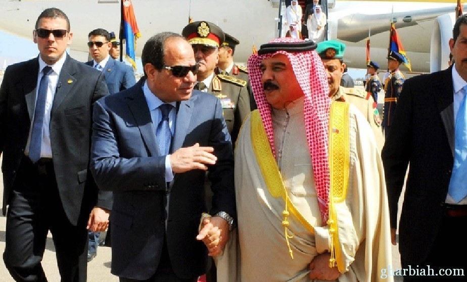 ملك البحرين : مشاركتنا في القمة العربية للتوصل لرؤية موحدة تحقق قوة العرب وأمنهم