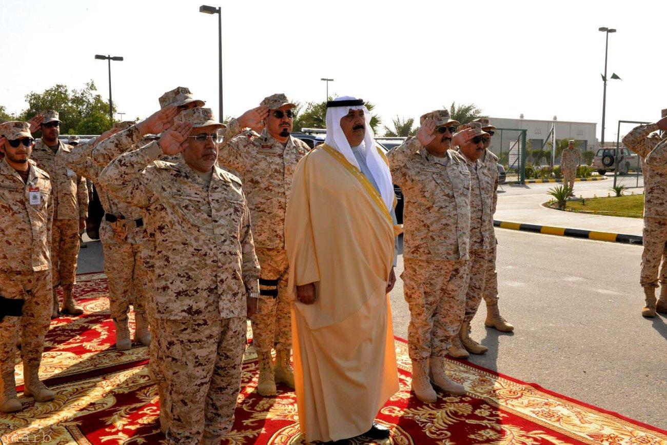وزير الحرس الوطني يزور وحدات لواء الملك عبدالعزيز الآلي بالأحساء