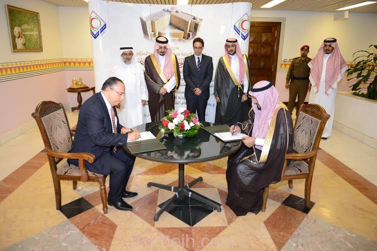 أمير عسير يشهد توقيع اتفاقية إنشاء مبنى أبها الخاص