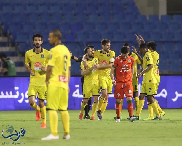 التعاون يقصي الإتفاق وينتظر النصر أو الهلال