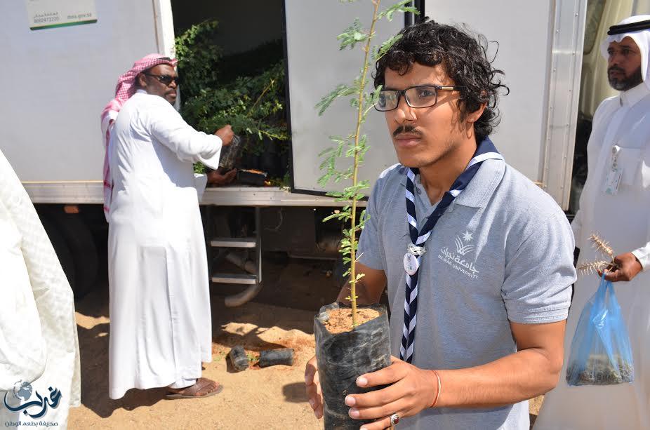 جوالة جامعة نجران تشارك في زراعة أكثر من ١٠٠٠ شتلة في المنطقة