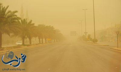 مدني الباحة يدعو إلى الحيطة جراء التقلبات الجوية