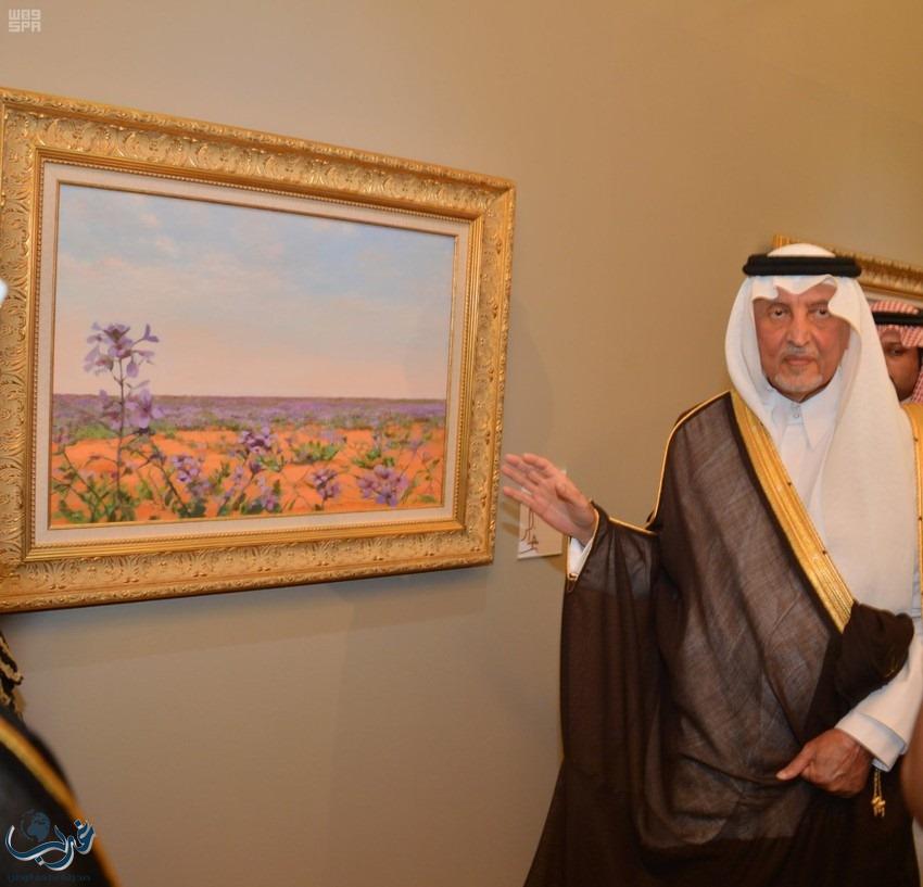الأمير خالد الفيصل يفتتح المزاد الخيري للوحات فنية بريشة سموه