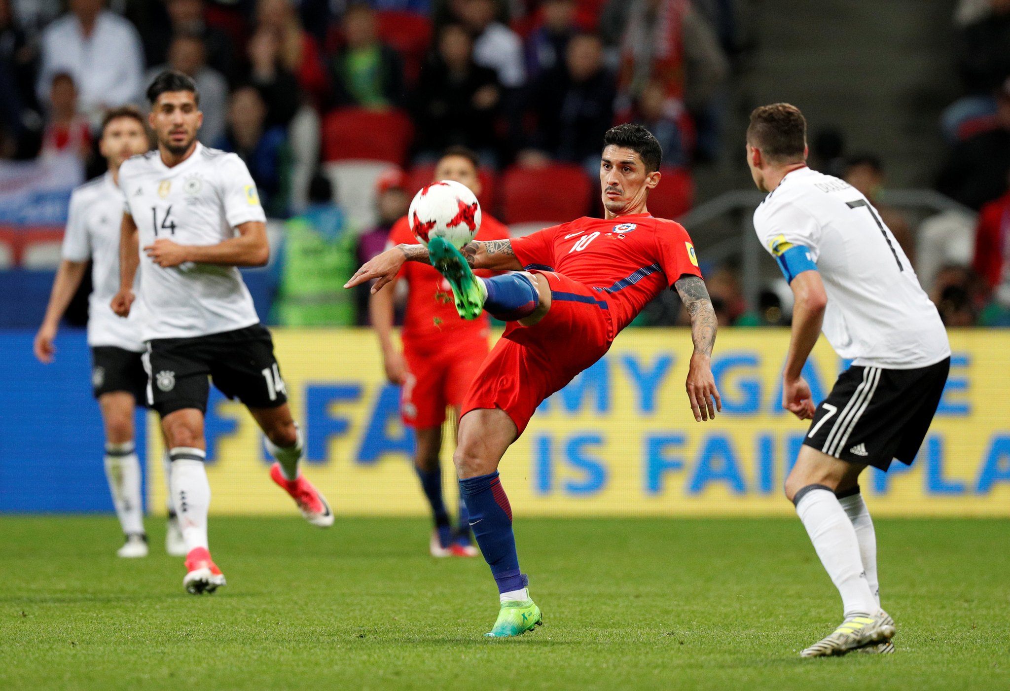 المانيا وتشيلي يتعادلان إيجابياً في كأس القارات