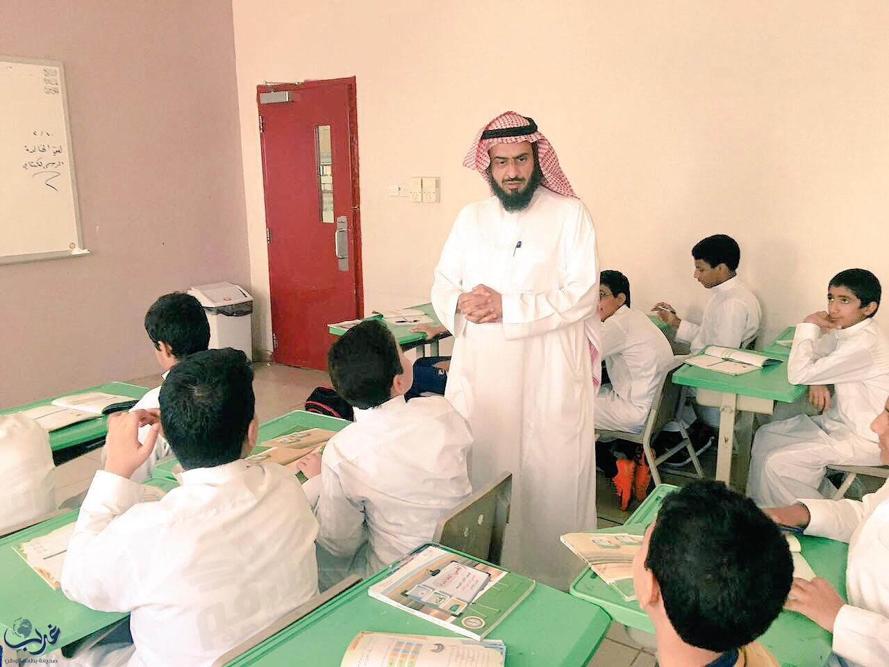 مدير عام التعليم بمنطقة مكة يتفقد سير العمل بمدارس مكة ويشيد بالانضباط المدرسي