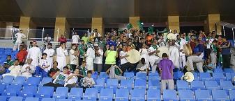 200 طالب من سفراء العزم وطلاب الأندية الموسمية ساندوا الأخضر الأولمبي أمام نظيره العراقي
