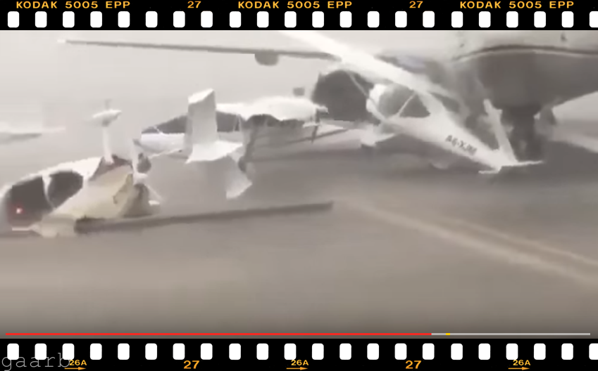 شاهدالعواصف وهي تدمر طائرات بمطار أبوظبي الدولي !