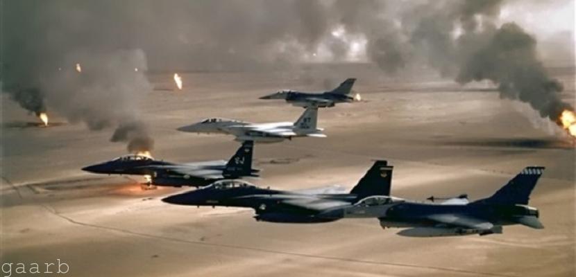 طائرات التحالف العربي تقصف قاعدة الديلمي الجوية في اليمن
