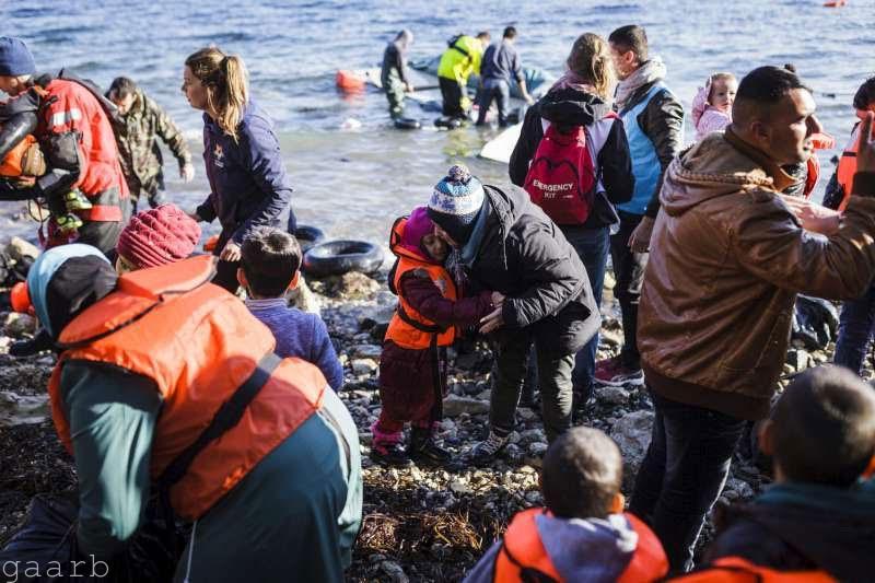 Refugees and migrants braving seas to flee to Europe in 2015 top one million – UN‏