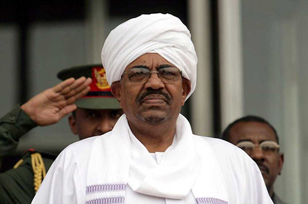 الرئيس السوداني يصل جدة