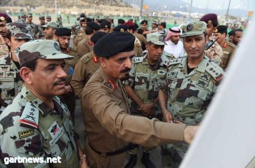 القحطاني يدشن غرفة القيادة والسيطرة في مسجد نمرة