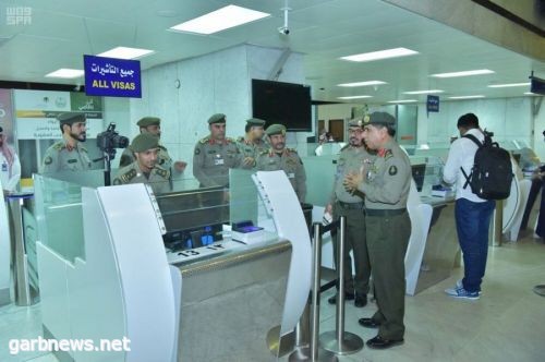 مدير عام الجوازات يتابع مغادرة الحجاج بمطار الملك عبدالعزيز الدولي