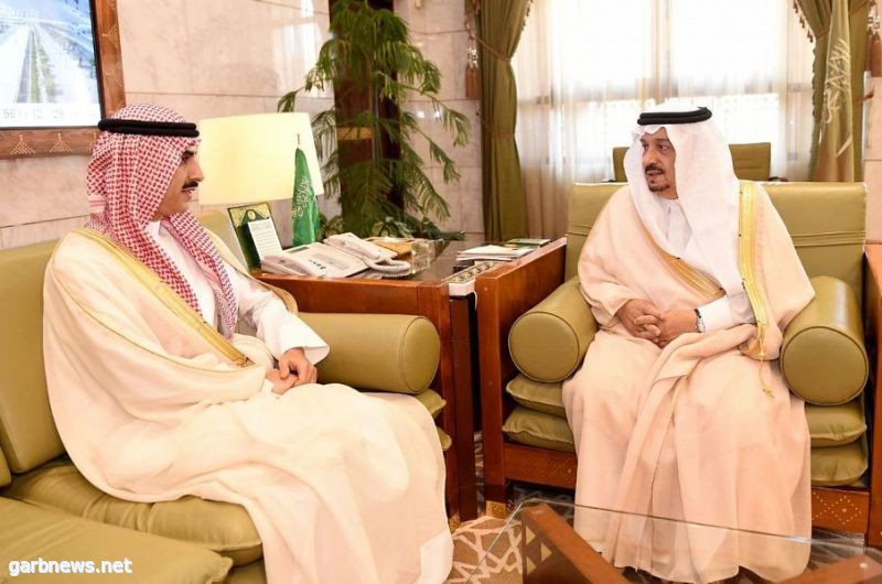 الأمير فيصل بن بندر يستقبل سفير دولة الكويت