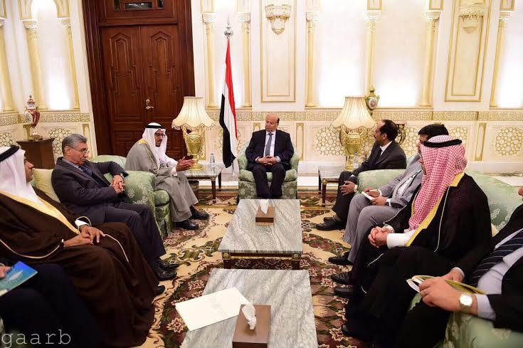 الرئيس اليمني يستقبل اللجنة العربية لحقوق الإنسان ويشدد على كشف جرائم المليشيا الإنقلابية