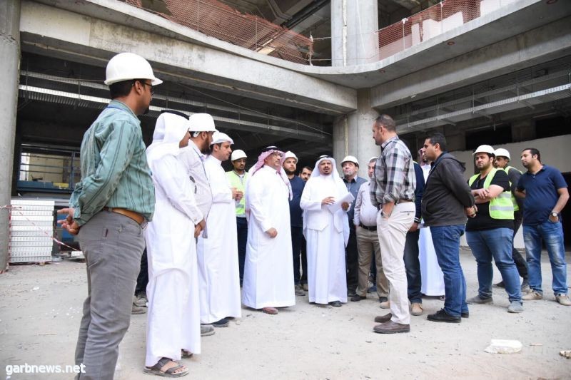 مدير جامعة نجران يقف على مشروعي المستشفى الجامعي والمدارس بالمدينة الجامعية