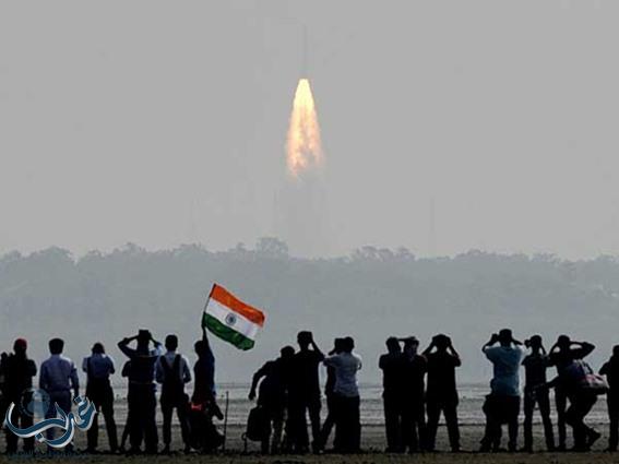 الهند تطلق صاروخا يحمل 104 أقمار اصطناعية إلى الفضاء