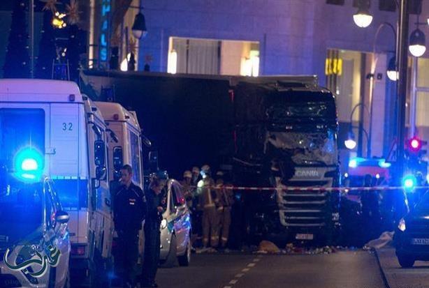 شاحنة تدهس جمع من المارة في ستوكهولم