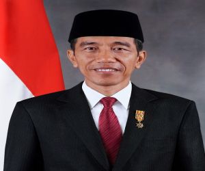 الرئيس الإندونيسي جوكو ويدودو يدشن انطلاق القطار السريع لمطار مينانغكاباو