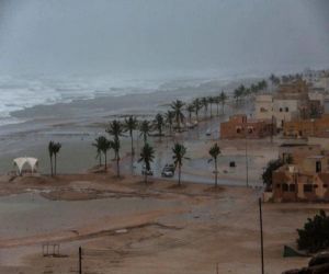 السلطات العمانية : تعلن وفاة طفلة بسبب إعصار «مكونو»
