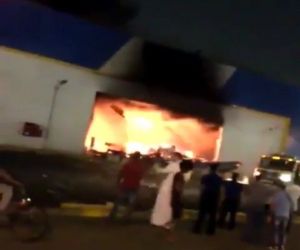 بالصور والفيديو: نشوب حريق كبير بإحدى الأسواق الشهيرة بمحافظة جدة