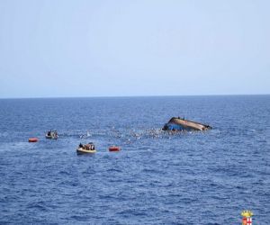 وفاة 48 مهاجرا على الأقل بعد غرق قاربهم قبالة سواحل تونس