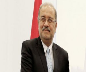رئيس الوزراء المصري شريف إسماعيل يتقدم باستقالته