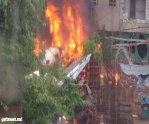 5 قتلى في تحطم طائرة بمنطقة مزدحمة في الهند