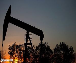 النفط يهبط وسط نذر بتصاعد الخلافات التجارية