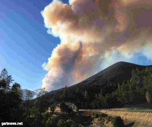 مقتل خمسة أشخاص في حريق غابات ضخم بولاية كاليفورنيا