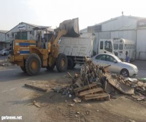 أكثر من 13 ألف متر مكعب أنقاض ونفايات مجهولة المصدر خلال الأسبوع الأول من حملة بلدية وسط الدمام التي تنفذها في الخضرية