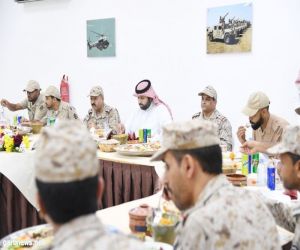 الأمير محمد بن عبدالعزيز ينقل تهاني القيادة للمرابطين في الحد الجنوبي بمناسبة عيد الأضحى المبارك