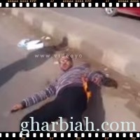 بالفيديو | مصري يشعل النار في نفسه بسبب غلاء المعيشة