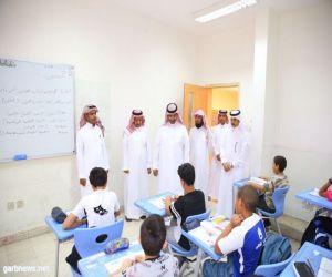 وكيل وزارة التعليم للشؤون المدرسية يتفقد مدرسة أبي فراس الحمداني الابتدائية