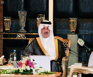 الأمير سعود بن نايف يؤكد أهمية تعزيز المبادئ الوطنية والقيم الحميدة لدى الطلاب والطالبات