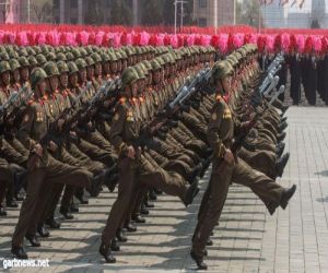كوريا الشمالية تنظم عرضا عسكريا.. بدون صواريخ عابرة للقارات