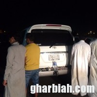 بالصور :أمن الطرق بمنطقة مكة : تضبط 4 أشخاص بحوزتهم كمية من حبوب الكبتاجون المحظورةومبالغ مالية