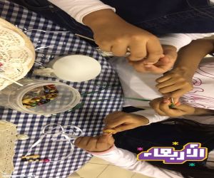 نادي حي العزيزبة بتعليم مكة ينفذ ورشة عمل لإنتاج أساور فنية وطنية
