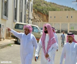 مدير الشؤون الاسلامية بالباحة يزور إدارات المساجد بمحافظتي بني حسن والمندق