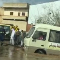 إنقاذ ثلاث معلمات احتجزتهن السيول في الباحة