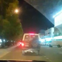 شرطة مكة توقف قائد دورية أمنية تعدى على سيارة مواطن