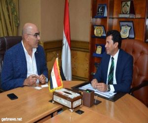 وزير الرياضة المصري يجتمع مع رئيس الإتحاد المصري لكرة اليد لبحث إستعدادات إستضافة كأس العالم ٢٠٢١