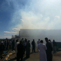 الدفاع المدني يباشر  حريق في أحد متاجر خميس مشيط