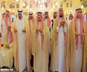 أمير منطقة الرياض وسمو نائبه يؤدون صلاة الاستسقاء مع جموع المصلين