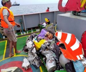 تحطم طائرة اندونيسية قبالة جزيرة جاوه الاندونيسية